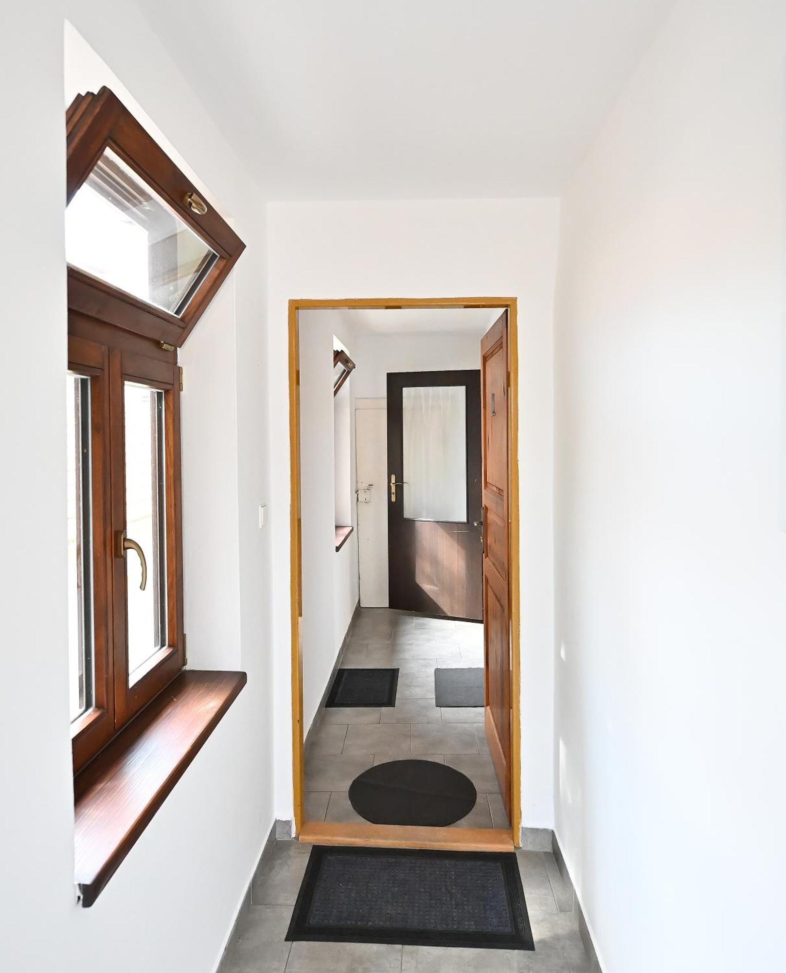 Apartman U Spinaru Trest Luaran gambar